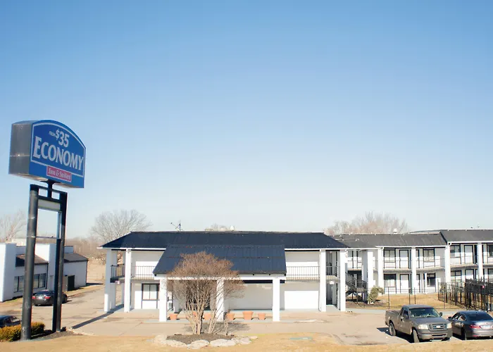Travelodge By Wyndham Tulsa